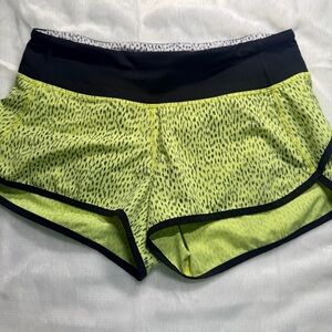 Lululemon Speed Up 2.5” Shorts Dottie Dash Clarity Yellow Black Sz 4
